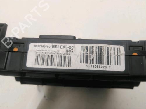 Used Fuse box Fuse box PEUGEOT 206+ (2L_, 2M_) 1.1 (60 hp) 22693826 22693826