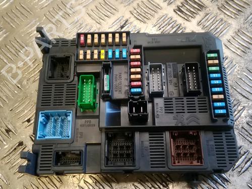 Used Fuse box CITROËN C4 CACTUS 1.6 BlueHDi 100 (99 hp) 15378999