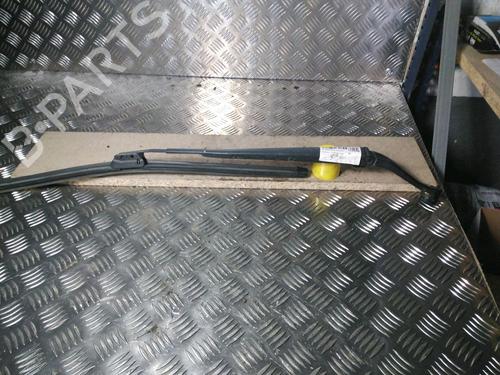 Used Front windshield wiper arm Front windshield wiper arm 15760198 15760198