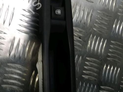 Used Right rear window switch RENAULT LAGUNA III (BT0/1) 1.5 dCi (BT00, BT0A, BT0T, BT1J) (110 hp) 13081921