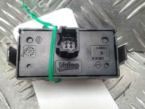 Used Warning switch RENAULT KANGOO Express (FW0/1_) 1.5 dCi 90 (FW0G, FW05, FW08, FW11) (90 hp) 11518320