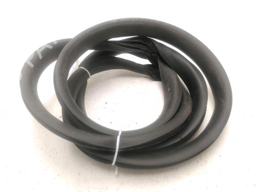 Used Rubber door seal RENAULT MEGANE IV Hatchback (B9A/M/N_) 1.5 dCi 110 (B9A3) (110 hp) 28613965