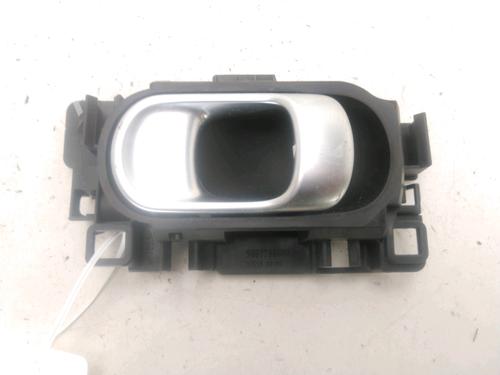 Used Front left interior door handle Front left interior door handle CITROËN C3 AIRCROSS II (2R_, 2C_) 1.2 PureTech 110 (2RHNZB, 2RHNZW, 2RHNPX, 2RHNPJ) (110 hp) 28572709 28572709
