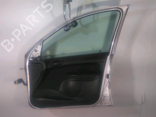 Used Right front door PEUGEOT 206 Hatchback (2A/C) 1.4 i (75 hp) 24137698