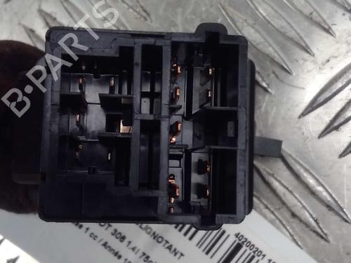 Used Steering column stalk PEUGEOT 306 (7B, N3, N5) 1.4 SL (75 hp) 11518604