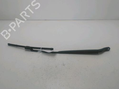 Used Front windshield wiper arm Front windshield wiper arm PEUGEOT 208 II (UB_, UP_, UW_, UJ_) 1.2 PureTech 100 (101 hp) 24882750 24882750