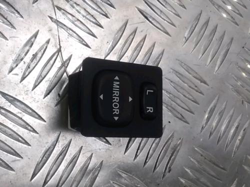 Used Mirror switch TOYOTA YARIS (_P13_) 1.0 (KSP130_, KSP130) (69 hp) 13080964