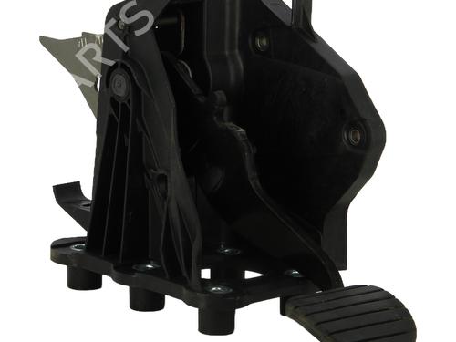 Used Break pedal Break pedal RENAULT LAGUNA III Grandtour (KT0/1) 2.0 dCi (KT01, KT08, KT09, KT0K, KT12, KT1D, KT1W) (150 hp) 34608846 34608846
