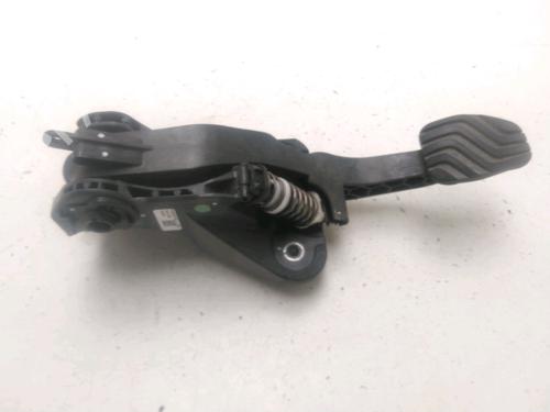 Used Break pedal RENAULT CLIO V (B7_) 1.5 Blue dCi 85 (B7AG) (86 hp) 28445855