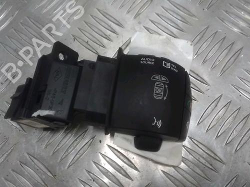 Used Switch RENAULT SCÉNIC III (JZ0/1_) 1.5 dCi (110 hp) 15750604