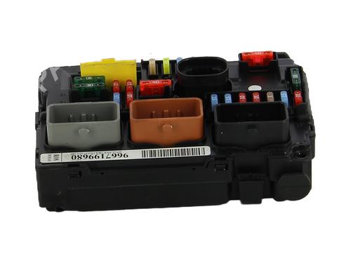Fuse box CITROËN C3 Picasso (SH_) 1.6 HDI 90 | BP32224018E1 - Image 3