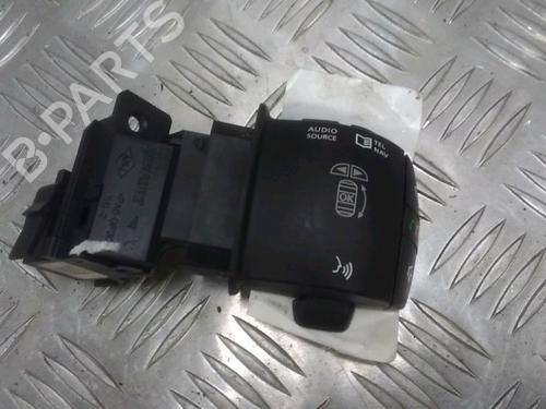 Comutador Comutador RENAULT SCÉNIC III (JZ0/1_) 1.5 dCi (110 hp) 15750604 15750604