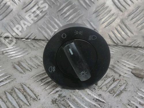 Used Headlight switch VW POLO (9N_, 9A_) 1.2 12V (64 hp) 11713356