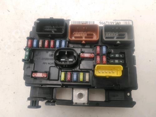 Fuse box CITROËN C3 Picasso (SH_) 1.6 HDI 90 | BP24945570E1