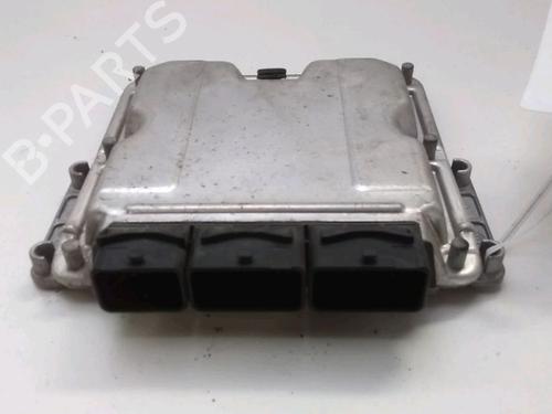 engine-control-unit-ecu-opel-movano-a-van-x70-25-dti-fd-9112735-1999-17996701 main image