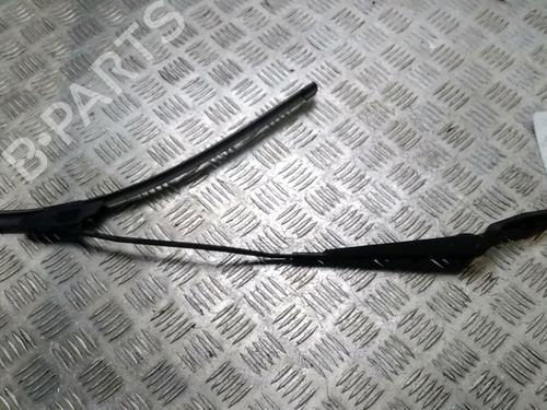 Used Front windshield wiper arm PEUGEOT 206 Hatchback (2A/C) 1.4 i (75 hp) 17068261