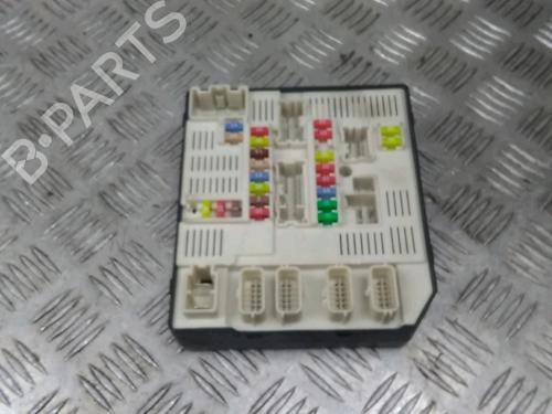 Used Fuse box RENAULT MEGANE III Hatchback (BZ0/1_, B3_) 1.5 dCi (106 hp) 13214894