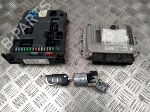 Used Engine control unit (ECU) PEUGEOT 207 (WA_, WC_) 1.4 HDi (68 hp) 13404708