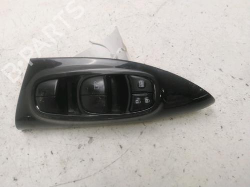 Used Left front window switch NISSAN JUKE (F15) 1.5 dCi (110 hp) 29601742