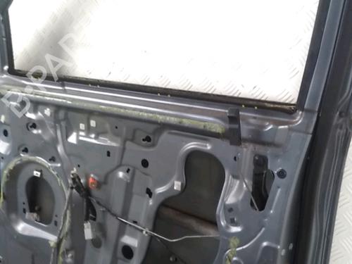 right-front-door-honda-cr-v-ii-rd_-2001-2002-2003-2004-2005-2006-2007-37480299 main image