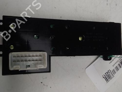 Used Left front window switch HYUNDAI i30 (FD) 1.6 CRDi (90 hp) 15756020