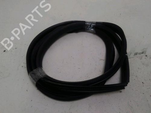 Used Rubber door seal RENAULT TWINGO III (BCM_, BCA_) 1.0 SCe 70 (71 hp) 29389309