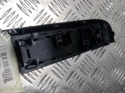 Used Left front window switch Left front window switch FORD TRANSIT COURIER B460 Box Body/MPV 1.5 EcoBlue (100 hp) 13119015 13119015