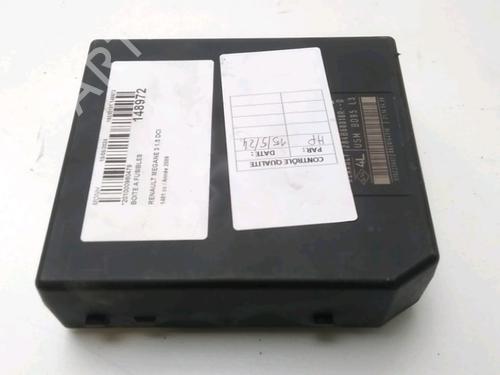 Used Fuse box RENAULT MEGANE III Hatchback (BZ0/1_, B3_) 1.5 dCi (86 hp) 17996711