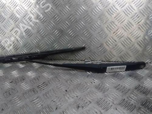 Used Front windshield wiper arm FIAT PUNTO (188_) 1.2 60 (188.030, .050, .130, .150, .230, .250) (60 hp) 14903318