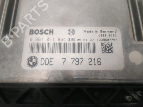 Used Engine control unit (ECU) BMW 1 (E87) 118 d (122 hp) 27268247
