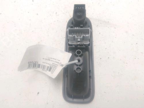Used Left front window switch RENAULT CLIO III (BR0/1, CR0/1) 1.5 dCi (C/BR0G, C/BR1G) (68 hp) 28331284