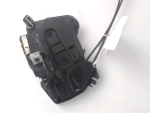 front-right-lock-toyota-hilux-viii-pickup-_n1_-2015-33444640 main image