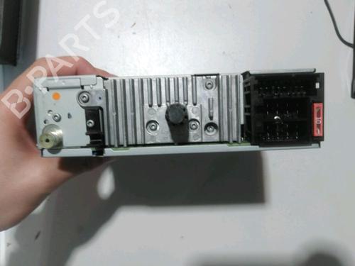 Used Radio Radio RENAULT TWINGO II (CN0_) 1.2 16V (CN04, CN0B) (75 hp) 17823848 17823848