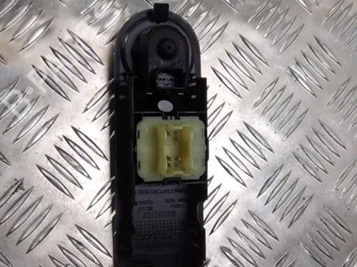 Used Left front window switch RENAULT CLIO IV (BH_) 1.5 dCi 75 (75 hp) 12235559