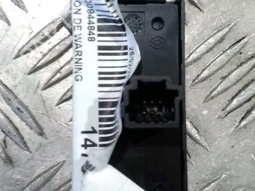 Used Warning switch RENAULT MEGANE III Hatchback (BZ0/1_, B3_) 1.5 dCi (BZ09, BZ0D, BZ1W, BZ29, BZ14) (110 hp) 16997782