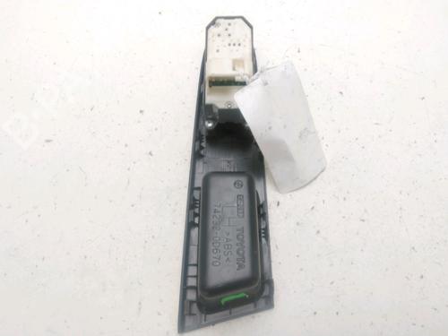 Used Left front window switch Left front window switch TOYOTA YARIS (_P13_) 1.3 (NSP130_, NSP130) (99 hp) 28445890 28445890