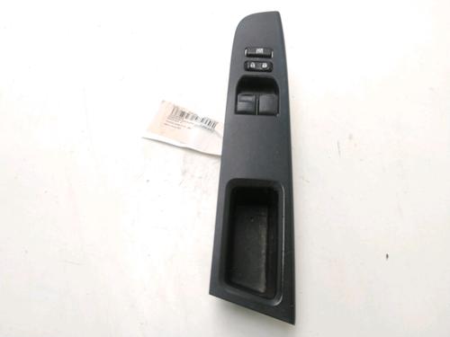 Used Left front window switch TOYOTA YARIS (_P13_) 1.3 (NSP130_, NSP130) (99 hp) 19791733