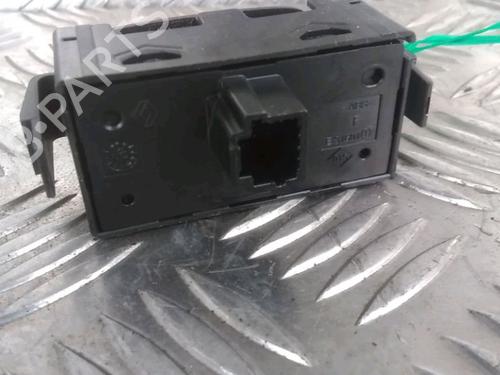 Used Warning switch RENAULT TRAFIC III Van (FG_) 1.6 dCi 95 (FGMJ, FGMR) (95 hp) 14963939