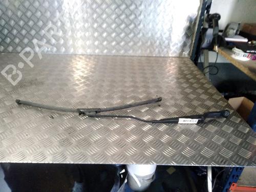 Used Front windshield wiper arm PEUGEOT 206 Hatchback (2A/C) 1.4 HDi eco 70 (68 hp) 14903175