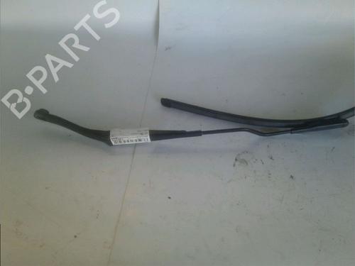 Used Front windshield wiper arm Front windshield wiper arm FIAT GRANDE PUNTO (199_) 1.3 D Multijet (199.AXD11, 199.AXD1A, 199.AXD1B,... (90 hp) 14903067 14903067
