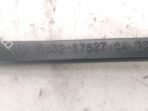 front-windshield-wiper-arm-land-rover-range-rover-evoque-l538-2011-2012-2013-2014-2015-2016-2017-2018-2019-28206510 main image