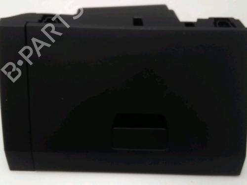 Used Glove box DACIA SANDERO III 1.0 TCe 100 ECO-G (101 hp) 18206444