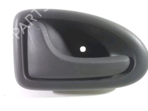 Høyre bak invendig håndtak RENAULT CLIO II (BB_, CB_) 1.2 16V (BB05, BB0W, BB11, BB27, BB2T, BB2U, BB2V, CB05,... (75 hp) 20846392