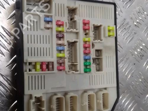 Used Fuse box RENAULT MEGANE III Hatchback (BZ0/1_, B3_) 1.9 dCi (BZ0N, BZ0J) (131 hp) 13078517