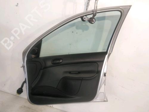 Used Right front door PEUGEOT 206 Hatchback (2A/C) 1.4 i (75 hp) 30188039