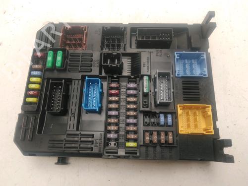 Fuse box PEUGEOT 208 II (UB_, UP_, UW_, UJ_) 1.2 PureTech 100 | BP24881756E1