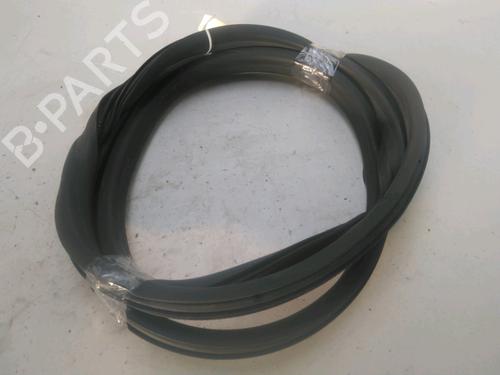 Used Rubber door seal RENAULT CAPTUR I (J5_, H5_) 0.9 TCe 90 (90 hp) 30140116