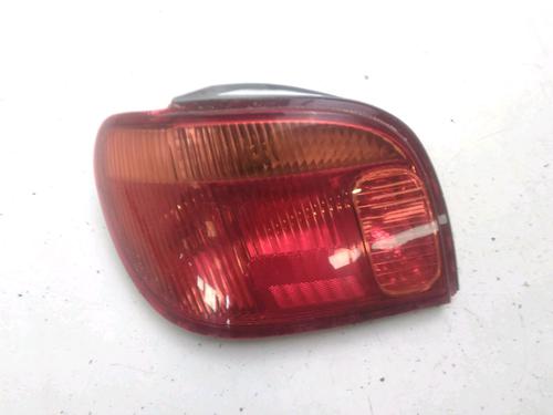 Venstre Baklys TOYOTA YARIS (_P1_) 1.3 (SCP12_, SCP13_, SCP12R, SCP13R) (87 hp) 27551450