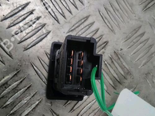 Used Warning switch Warning switch DACIA LOGAN MCV (KS_) 1.5 dCi (KS0W) (86 hp) 13576518 13576518
