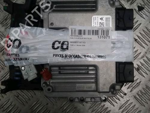 Used Engine control unit (ECU) Engine control unit (ECU) PEUGEOT 307 (3A/C) 1.6 HDi (90 hp) 11712152 11712152